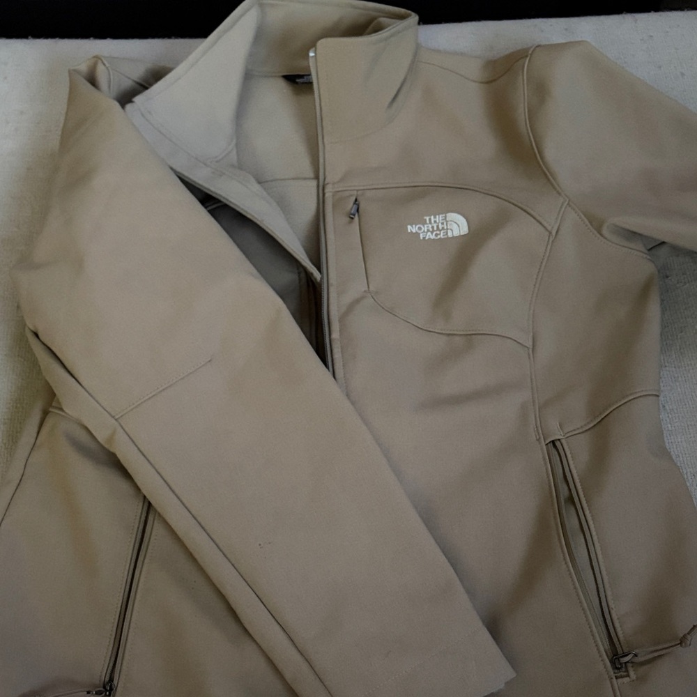 The North Face Women's Tan Utility Softshell Jacket